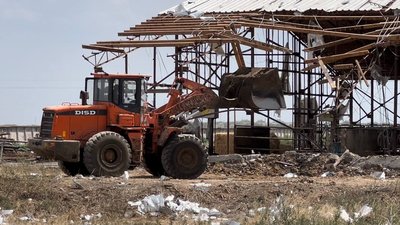 Ракетами по фермі. На Миколаївщині високоточні боєприпаси військ РФ вбили 28 корів Ракетами по фермі. На Миколаївщині високоточні боєприпаси військ РФ вбили 28 корів
