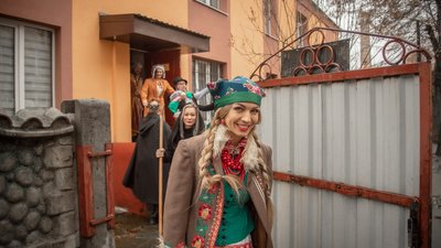 "Осучаснений і прив'язаний до подій": на Різдво у Рівному сьомий рік поспіль колядуватиме Зірковий вертеп "Осучаснений і прив'язаний до подій": на Різдво у Рівному сьомий рік поспіль колядуватиме Зірковий вертеп