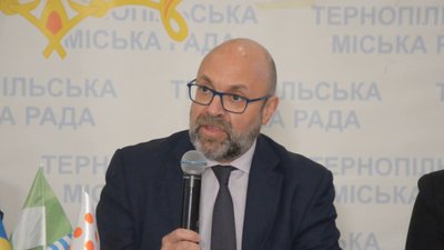 У Тернополі відкрили "Кризову кімнату" для людей, які зазнали домашнього насилля У Тернополі відкрили "Кризову кімнату" для людей, які зазнали домашнього насилля