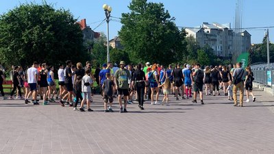 У Тернополі пробігли марафон на підтримку полонених та загиблих "Азовсталі" У Тернополі пробігли марафон на підтримку полонених та загиблих "Азовсталі"