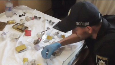 У хмельницькому готелі затримали 18-річного юнака з наркотиками PVP