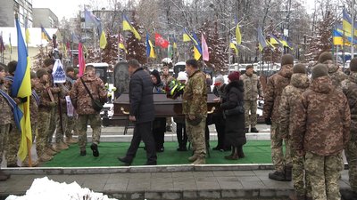 У Житомирі попрощались із спецпризначенцем Кирилом Сидоренком, який загинув у квітні на Херсонщині У Житомирі попрощались із спецпризначенцем Кирилом Сидоренком, який загинув у квітні на Херсонщині