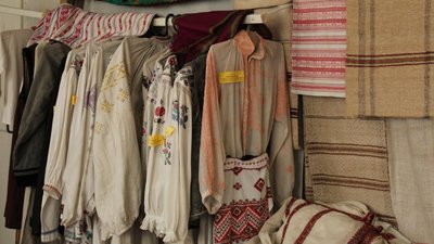 Солила в ній рибу на Колимі: на Черкащині зберегли 130-річну вишиванку Солила в ній рибу на Колимі: на Черкащині зберегли 130-річну вишиванку