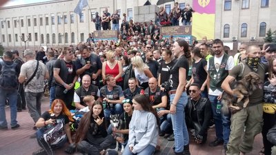 У Кропивницькому другий день триває байкерський фестиваль “Кропбайкфест”