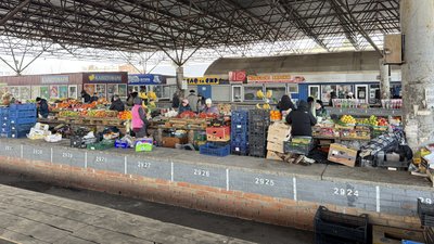 Фрукти та овочі дешевшають