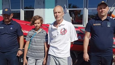 На Херсонщині вночі двох відпочивальників на човні віднесло у відкрите море