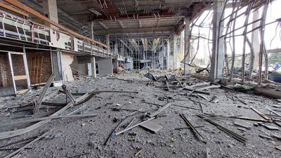 Жодного вцілілого приміщення. Як виглядає Миколаївський міжнародний аеропорт після обстрілів РФ Жодного вцілілого приміщення. Як виглядає Миколаївський міжнародний аеропорт після обстрілів РФ