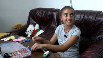 10-річна дівчинка з Івано-Франківщини виготовляє прикраси й продає їх для підтримки ЗСУ 10-річна дівчинка з Івано-Франківщини виготовляє прикраси й продає їх для підтримки ЗСУ