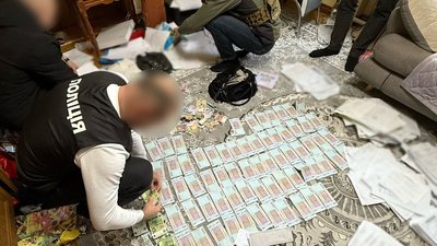 затримання депутатки сторожинецької міськради, яку підозрюють у хабарі затримання депутатки сторожинецької міськради, яку підозрюють у хабарі