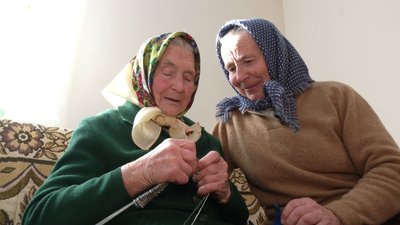 Зв'язала пів сотні шкарпеток для ЗСУ. Історія 90-річної Надії Грицак з Рівненщини Зв'язала пів сотні шкарпеток для ЗСУ. Історія 90-річної Надії Грицак з Рівненщини