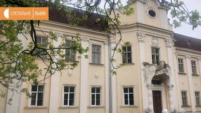 У Палаці Архієпископів, що в Оброшино, частину вікон замінили на пластикові У Палаці Архієпископів, що в Оброшино, частину вікон замінили на пластикові
