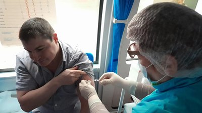 вакцина, щеплення, шприц, грип, віл, снід, лікарка, медсестра