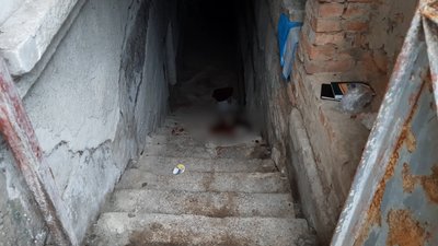 В повітряну тривогу в укритті житомирянин виявив тіло людини