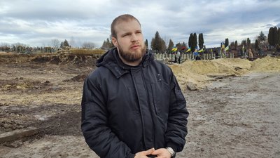 На Тернопільщині попрощалися з військовослужбовцями Маратом Сабірoвим та Ярославом Опарою На Тернопільщині попрощалися з військовослужбовцями Маратом Сабірoвим та Ярославом Опарою
