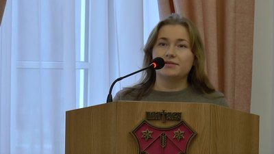 Виступає представниця ініціативи від міжнародної організації "350.org" Маргарита Коптєва Виступає представниця ініціативи від міжнародної організації "350.org" Маргарита Коптєва