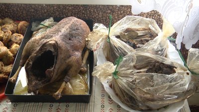 13 жительок Ружинської громади на Житомирщині готують домашні страви для воїнів ЗСУ на фронт 13 жительок Ружинської громади на Житомирщині готують домашні страви для воїнів ЗСУ на фронт