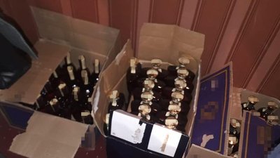 Обшуки в Одесі: СБУ заявила про блокування мережі контрабанди алкоголю Обшуки в Одесі: СБУ заявила про блокування мережі контрабанди алкоголю