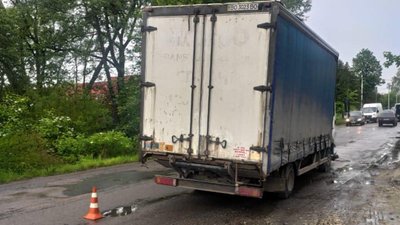 Переходив дорогу у невстановленому місці. На Прикарпатті - смертельна ДТП Переходив дорогу у невстановленому місці. На Прикарпатті - смертельна ДТП