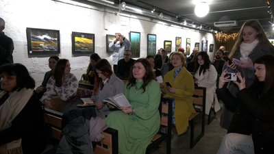 У Франківську декламували твори Лесі Українки в мистецькому просторі "Підземний Перехід Ваґабундо" У Франківську декламували твори Лесі Українки в мистецькому просторі "Підземний Перехід Ваґабундо"