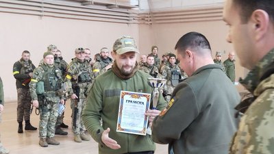У Сумах відзначили переможців і призерів змагань з військового двоборства
