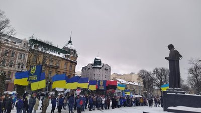 "Це великий день для України": до Дня Соборності львів'яни утворили "живий ланцюг" "Це великий день для України": до Дня Соборності львів'яни утворили "живий ланцюг"