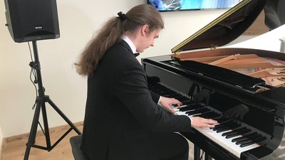 піаніст, фортепіано, музика, коледж, музична школа, малин піаніст, фортепіано, музика, коледж, музична школа, малин