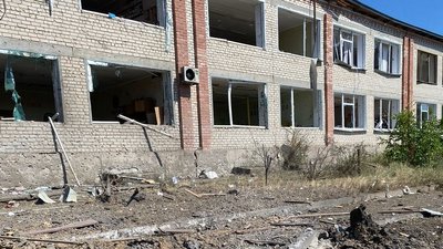 "Обстрілюють з різних боків, щоб неможливо загасити". Яка ситуація на межі Херсонської та Дніпропетровської областей