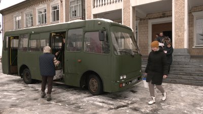 Автобус на передову відремонтували черкаські волонтери Автобус на передову відремонтували черкаські волонтери