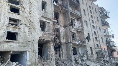 Зруйновано один поверх. У Вознесенську ракета влучила у п'ятиповерхівку Зруйновано один поверх. У Вознесенську ракета влучила у п'ятиповерхівку