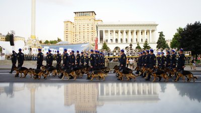 У Києві відбулася фінальна репетиція військового параду. Фоторепортаж У Києві відбулася фінальна репетиція військового параду. Фоторепортаж
