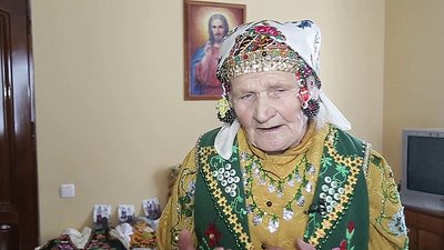Вишиває національне вбрання. 91-річна Стефанія Новацька. СУСПІЛЬНЕ | ЛЮДИ
