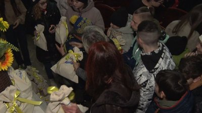 У Тернополі для дітей військових із двох областей підготували концерт і подарунки