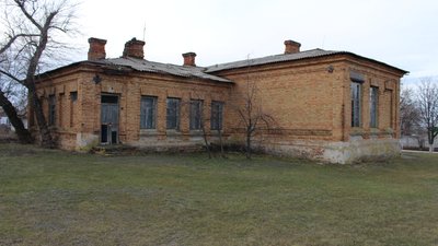 Має історичну цінність. Земську школу, що в Гуляйполі на Запоріжжі, знімають з аукціону