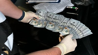 1500 доларів вилучили як речовий доказ 1500 доларів вилучили як речовий доказ