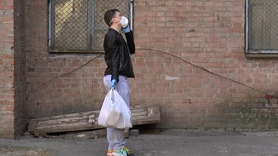 Волонтери доставляють продукти та ліки пенсіонерам у Полтаві. СУСПІЛЬНЕ | ВІДЕОНОВИНИ