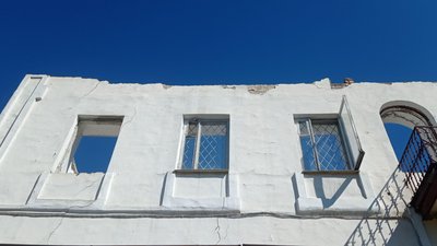 У центрі Харкова без дозволів розбирають будівлю ХІХ століття. Міськрада розпочала перевірку