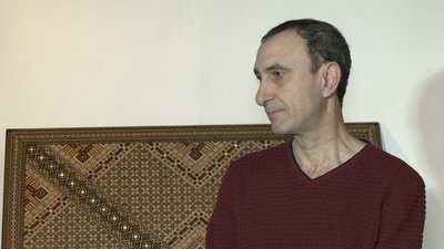Рекорд України: переселенець з Криму створив у Рівному унікальне панно з дерева та бурштину Рекорд України: переселенець з Криму створив у Рівному унікальне панно з дерева та бурштину