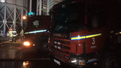 На Івано-Франківщині горіла сушка елеватора. Пожежники врятували 120 тонн кукурудзи На Івано-Франківщині горіла сушка елеватора. Пожежники врятували 120 тонн кукурудзи