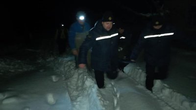 На Рівненщині рятувальники несли пацієнтку пів кілометра до швидкої