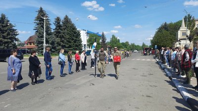 В Одеській області прощалися з військовим, який загинув на Донеччині В Одеській області прощалися з військовим, який загинув на Донеччині