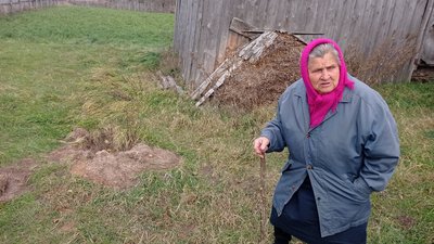 "Я зі своєї хати нікуди не піду": мешканці села Нововасилівка, що на півночі Сумщини, про сусідство з Росією "Я зі своєї хати нікуди не піду": мешканці села Нововасилівка, що на півночі Сумщини, про сусідство з Росією