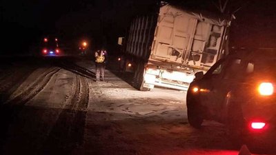 На Херсонщині рятувальники та поліція ліквідовують наслідки негоди На Херсонщині рятувальники та поліція ліквідовують наслідки негоди