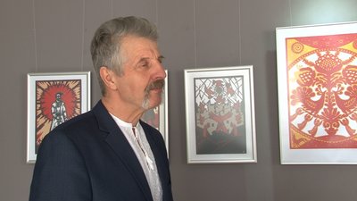 У Черкасах митець представив виставку в стилі витинанки У Черкасах митець представив виставку в стилі витинанки
