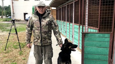 Десять службових вівчарок передали волонтери з Брусилівщини прикордонникам Житомирщини Десять службових вівчарок передали волонтери з Брусилівщини прикордонникам Житомирщини