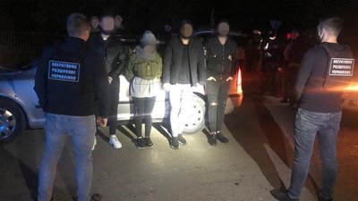 Чотирьох нелегальних мігрантів та їх переправників затримали на Закарпатті