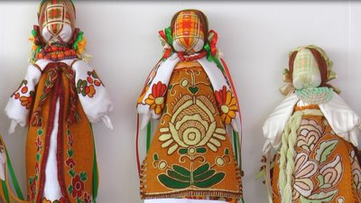 В Закарпатському музеї народної архітектури і побуту відкрилась виставка "Натхненні лялькою"