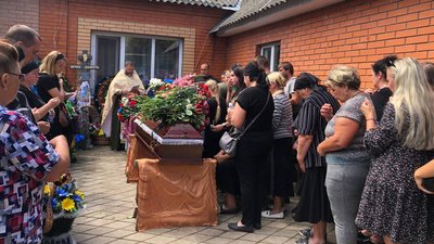 У Сумському районі поховали 23-річного захисника Богдана Бондаренка У Сумському районі поховали 23-річного захисника Богдана Бондаренка