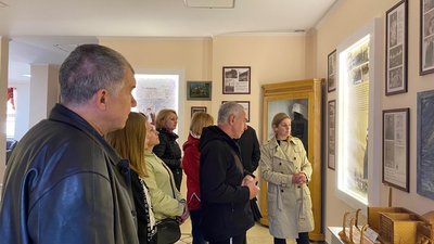 Переселенці з Луганщини побували на екскурсії в Заздрості та Зарваниці Переселенці з Луганщини побували на екскурсії в Заздрості та Зарваниці