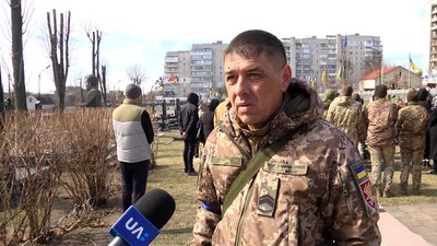 У Житомирі попрощалися з двома десантниками – Артемом Пастовенським і Максимом Богдановичем У Житомирі попрощалися з двома десантниками – Артемом Пастовенським і Максимом Богдановичем