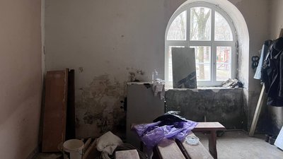Квартира Ганни Федоренко через 8 місяців після ракетного удару Квартира Ганни Федоренко через 8 місяців після ракетного удару